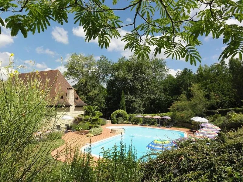 Adorable cottage 4 people. with swimming pool tennis and equestrian excursions