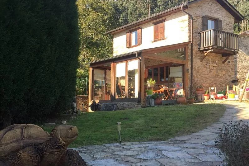Lovely country house with garden by the sea in Rías Altas