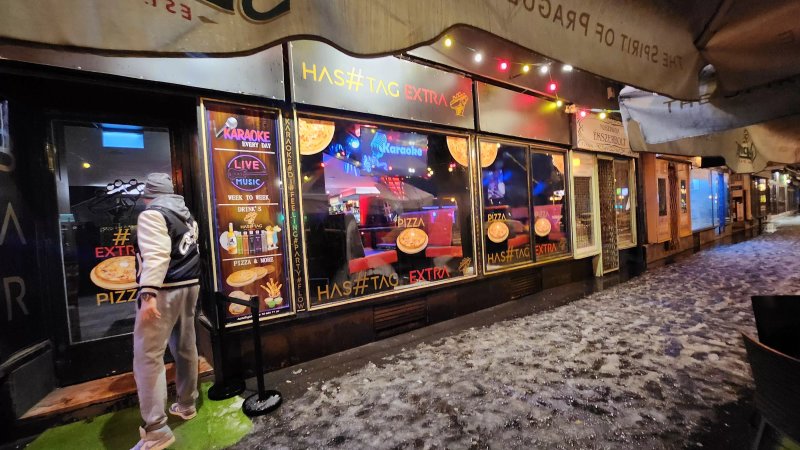 Hashtag Extra Karaoke & Pizza Budapest