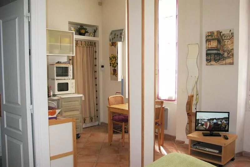 Versailles-Château: 2-star studio, central and quiet.