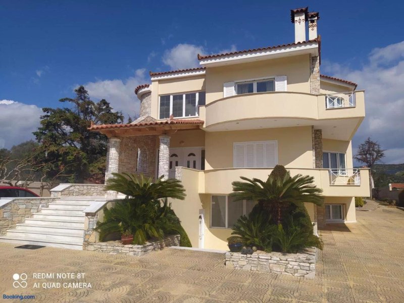 Villa Alkmini Near the Airport