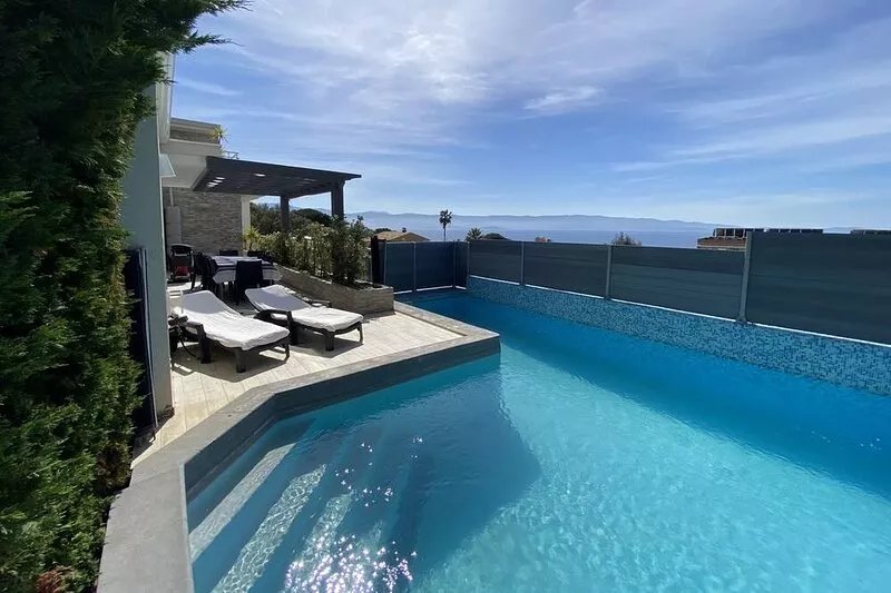 150 m from this legendary Rte des Sanguinaires pool villa and seaside