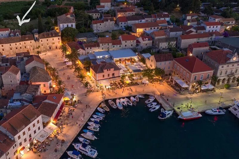 Revelin Hvar - Unique16th-century UNESCO Heritage house near beach