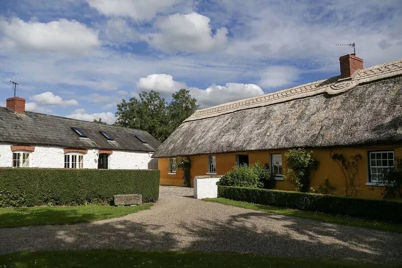 Thatched Irish Cottage in Beautiful and Tranquil Countryside