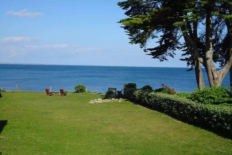 Le Paradis in Loctudy, feet in the water! Direct access to the beach
