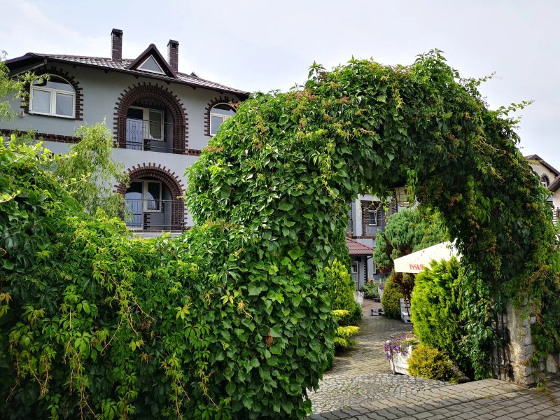 Hotel 4