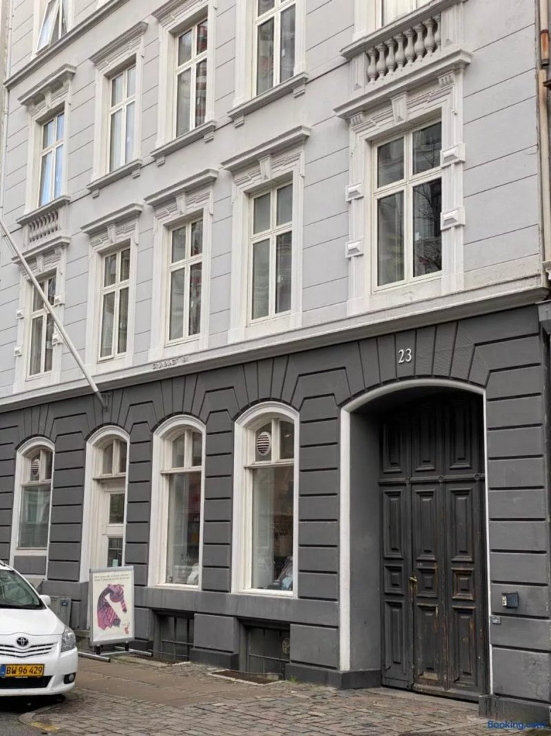 PSG 23 - Short Stay Apartments by Living Suites