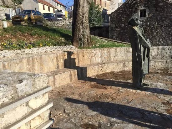 Tin Ujevic Monument