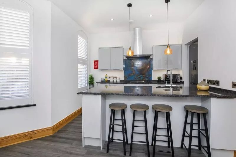 The Residence At The Lawrence Apartments  - sleeps 4 guests  in 2 bedrooms