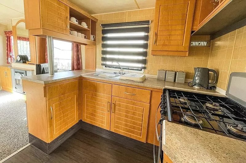 8 berth caravan with free WiFi at Heacham Holiday Park in Norfolk ref 21008E