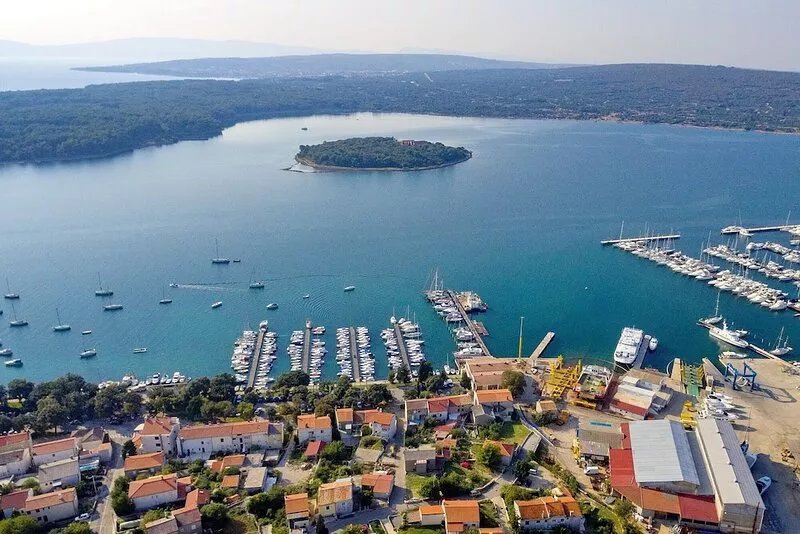 Elegance and hospitality near the sea with sea view