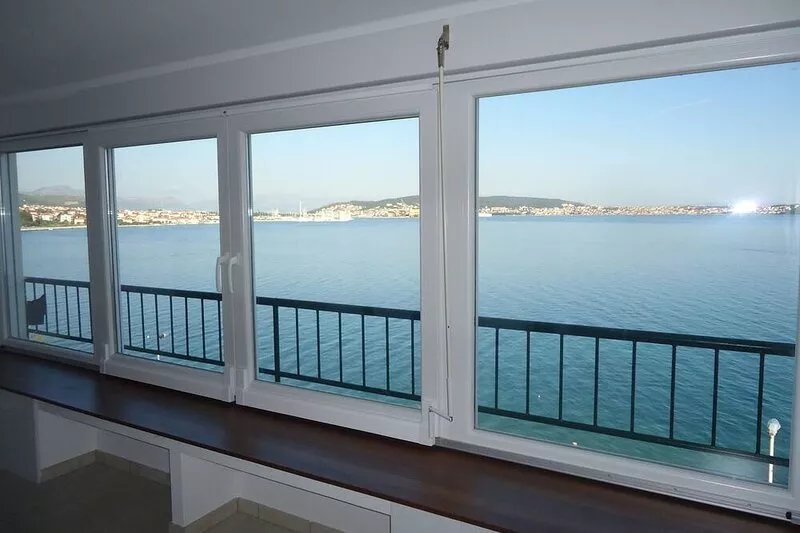 Family house is first by the sea has its own gateway to the beach!