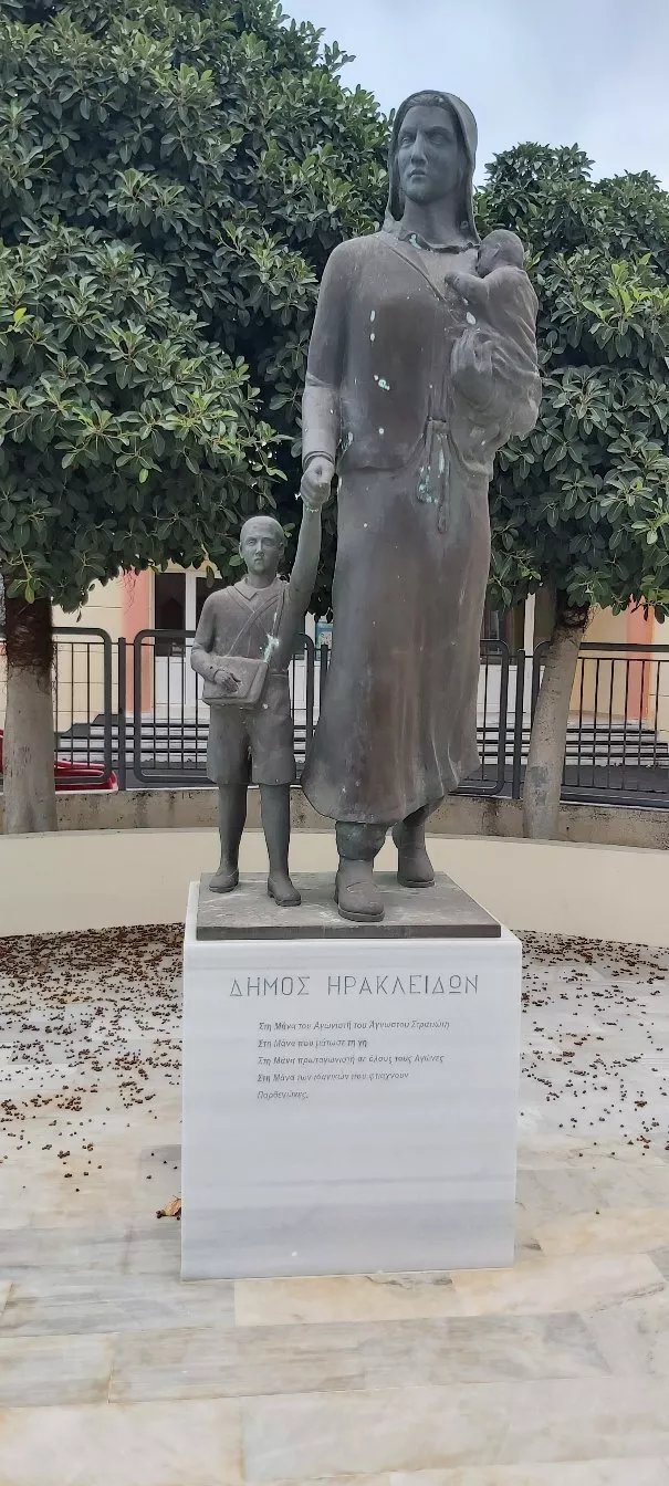 War Memorial (dimos Iraklion Statue)