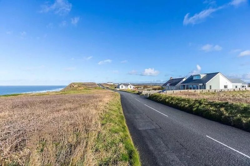 Kiwi Beach House with stunning views across the ocean - the perfect place for