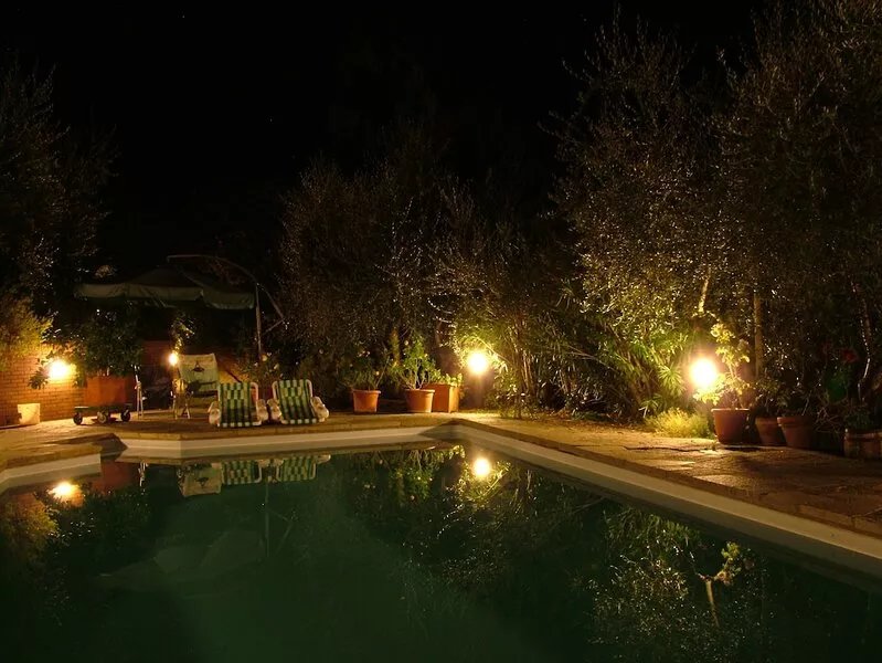 villa with swimming pool in the countryside near the historic center