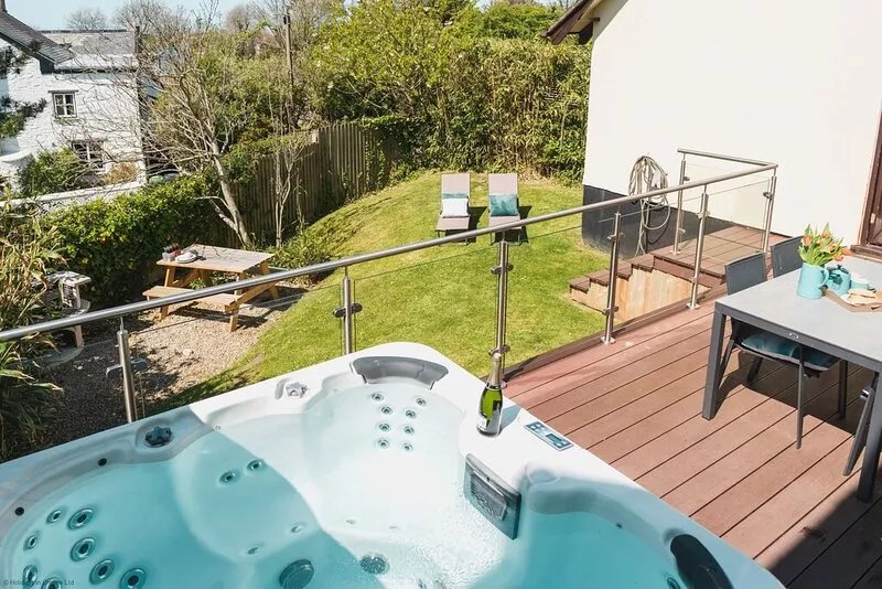 Driftwood, Sleeps 6, Pets, Hot Tub