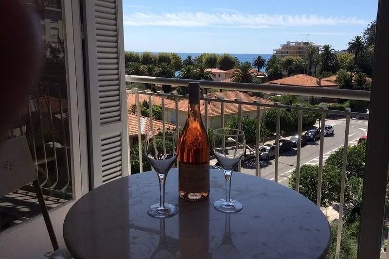 Beautiful Apartment In Menton with a a sea View!  Great For Babys!