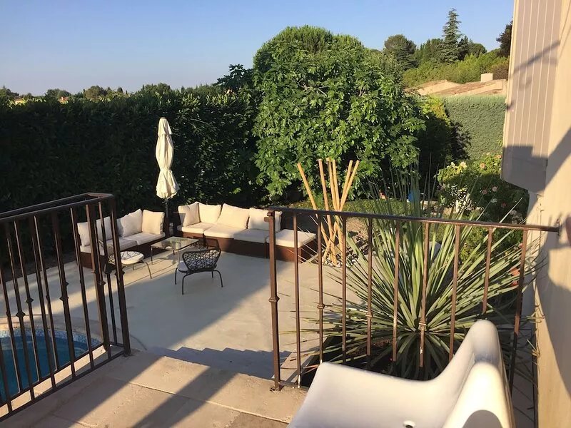 Villa 6 people, swimming pool 5x10, in Aix en Provence, 2 km from the city