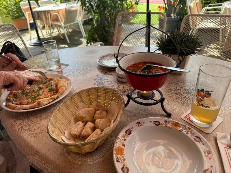 Restaurant-Pizzeria bei János