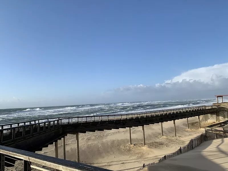 Apartment T3 with terrace, 100 m from the beach and 5 min by bike from the lake