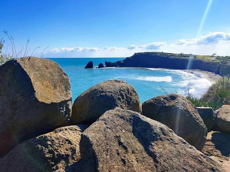 APARTMENT WITH TERRACE WIFI AIR CONDITIONING ACCESS TO THE BEACH 150 M AWAY