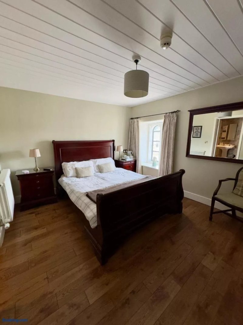 Gwesty Cross Hands Hotel
