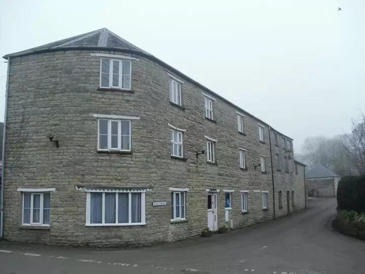 The Long House Pilton Bed and Breakfast