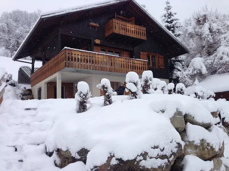 Chalet facing the Mont Blanc close to the pistes