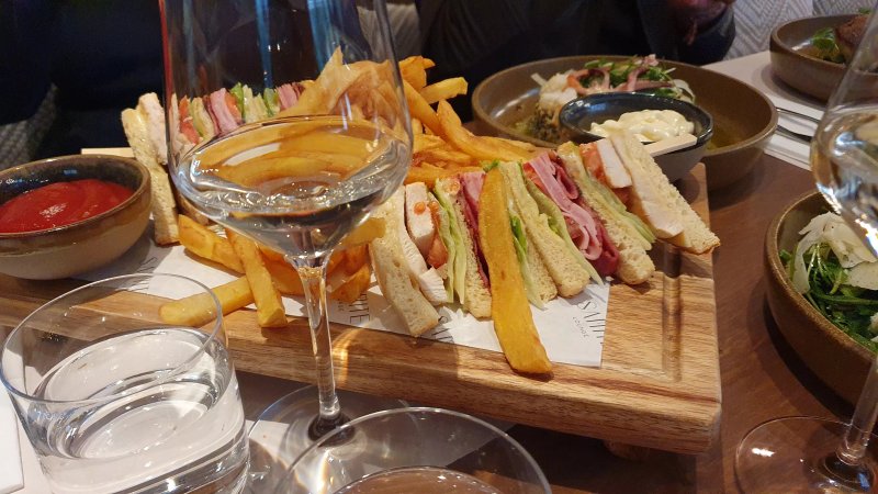 Samite Gastro Bar