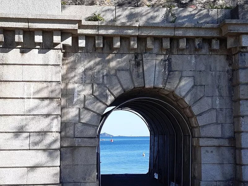 The Mount,  2 ensuite double rooms by The Royal William Yard