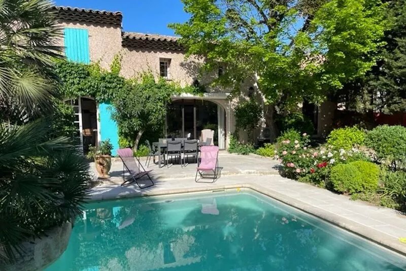Villa 'Oasis Centre Charme' with Shared Pool, Wi-Fi and Air Conditioning