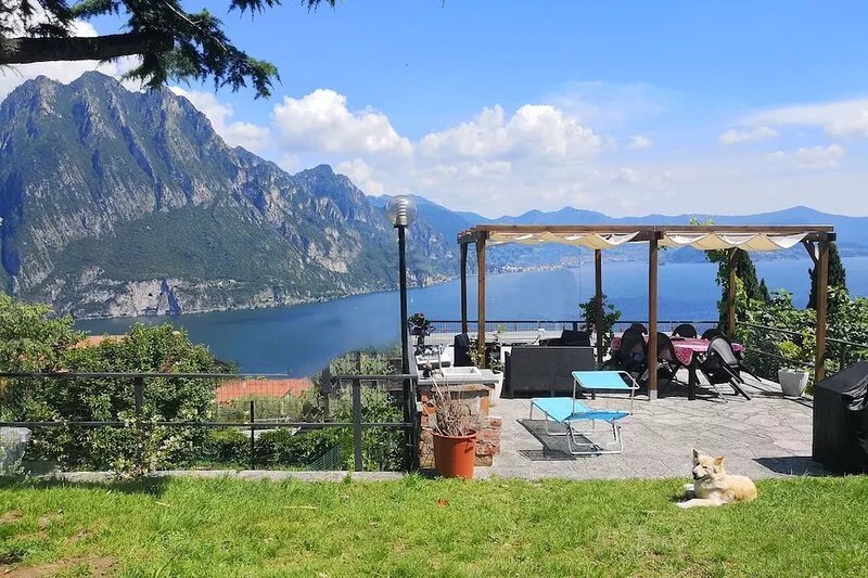 The cedar house - Lake Iseo