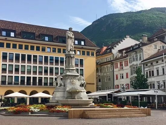 Monumento a Walther Von der Vogelweide