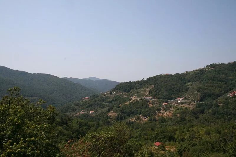 fascinating Ligurian glimpse, far from the chaos and close to the pearls of the