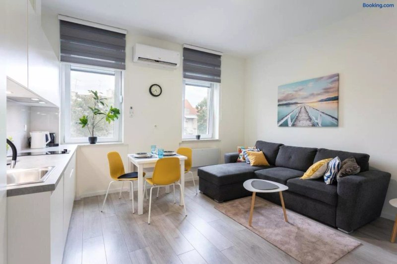 Bright And Modern Apartments In City Center