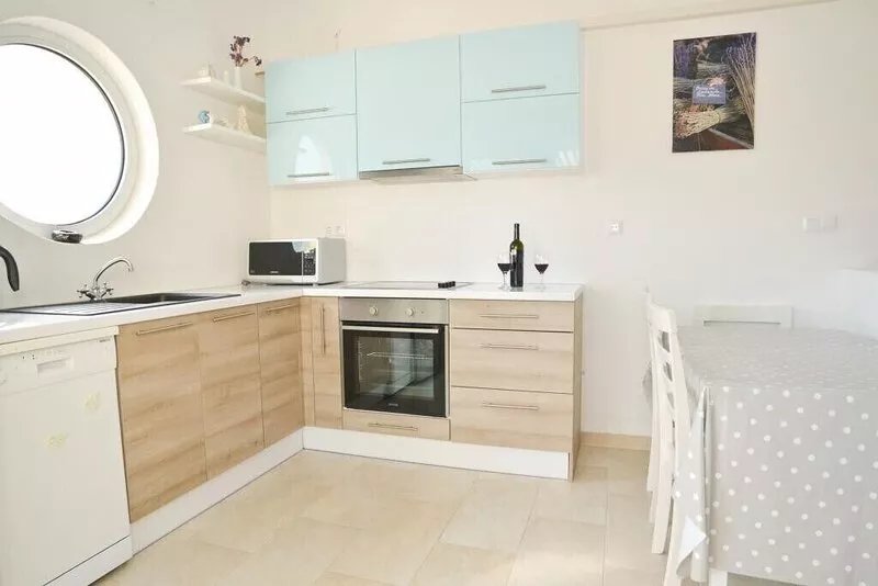 Apartment Yellow House-Three Bedroom Apartment with Terrace and Sea View