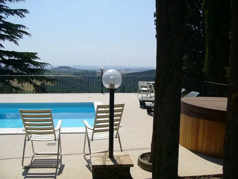 ANCIENT AIR-CND PRIVATE VILLA POOL & JACUZZI ON  FLORENCE HILLS FAMILY FRIENDLY