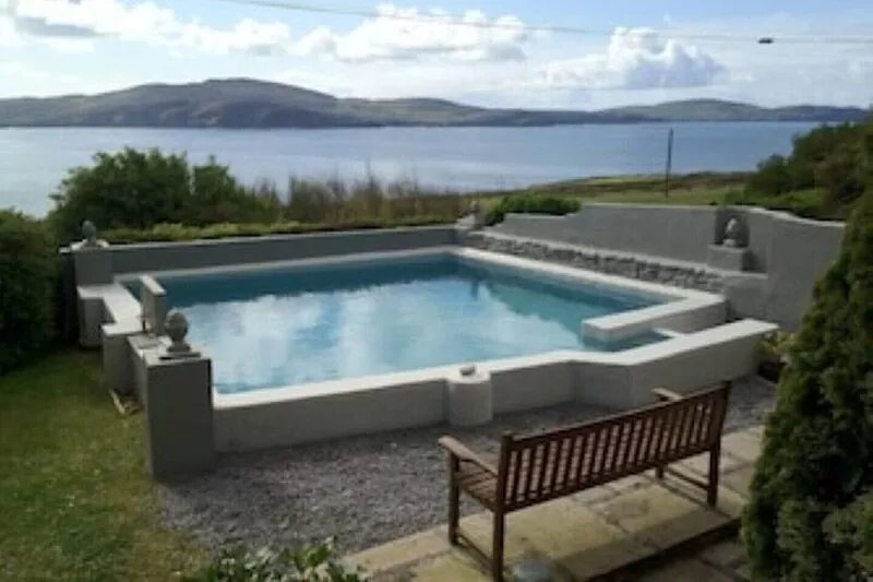 Pet-friendly stone farmhouse on the Sheep's Head