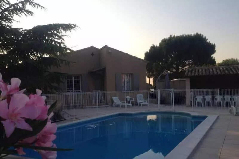 Air-conditioned house with pool at the foot of Mont Ventoux