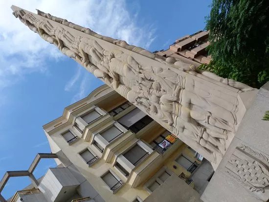 Monumento a Los Xiquets de Valls, Castellers o Torres Humanas