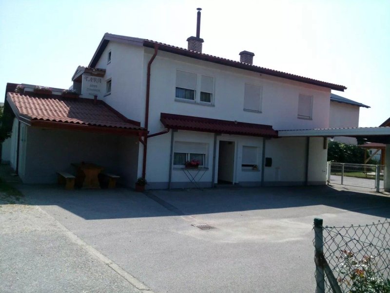 Guest House Tara