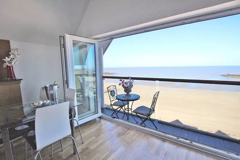 Stunning luxury 'Sea Tower Penthouse' with panoramic sea views close to margate