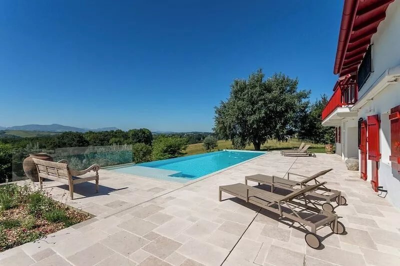 LARREISTA - Superb Basque farmhouse with swimming pool and panoramic view