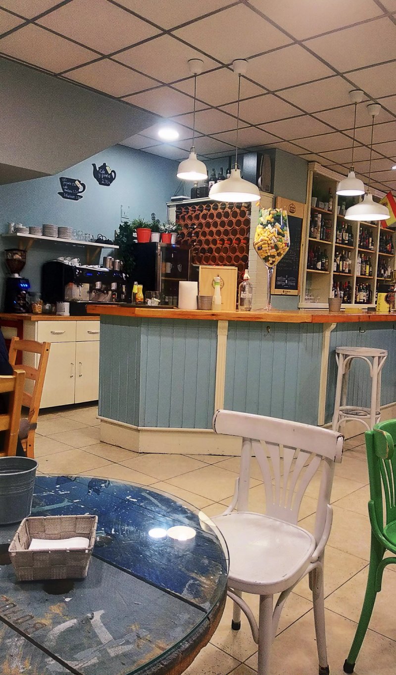 Cafe Vermuteria Entre Latas