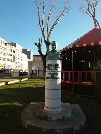 Monumento Busto de Manuel Firmino