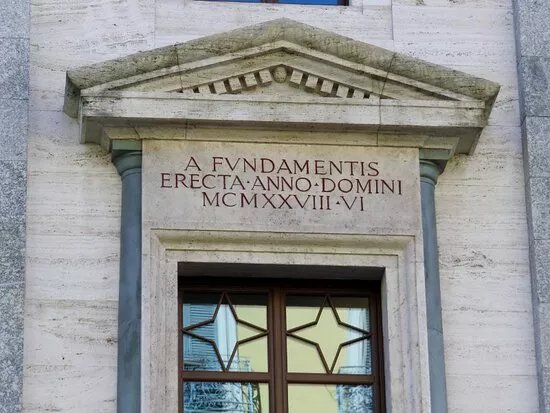 Palazzo Via Caradosso 16