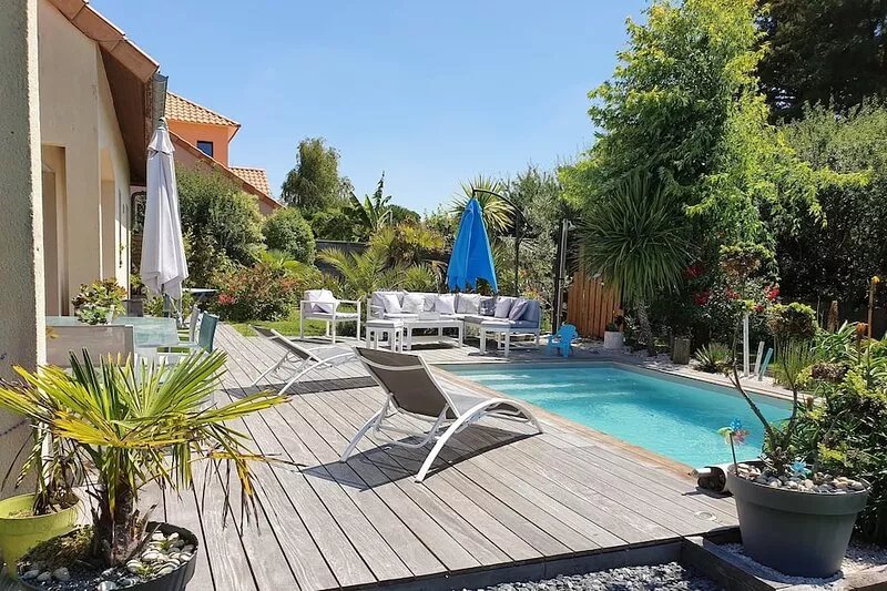 Charming Villa, Ideal for holidays with family or friends!(8 near max).