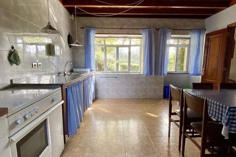 Perfectly located summer cottage, just a stone's throw from 5 pristine beaches!