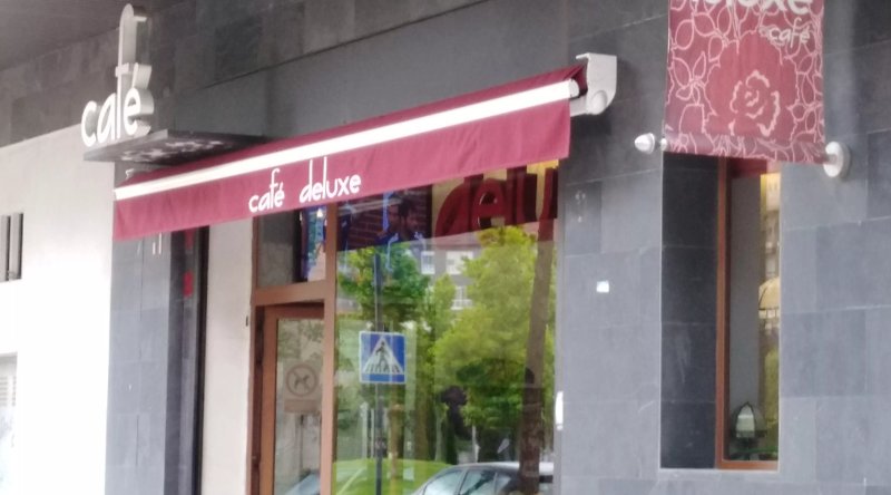 Cafe Deluxe