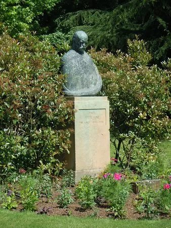 Monument a Verlaine